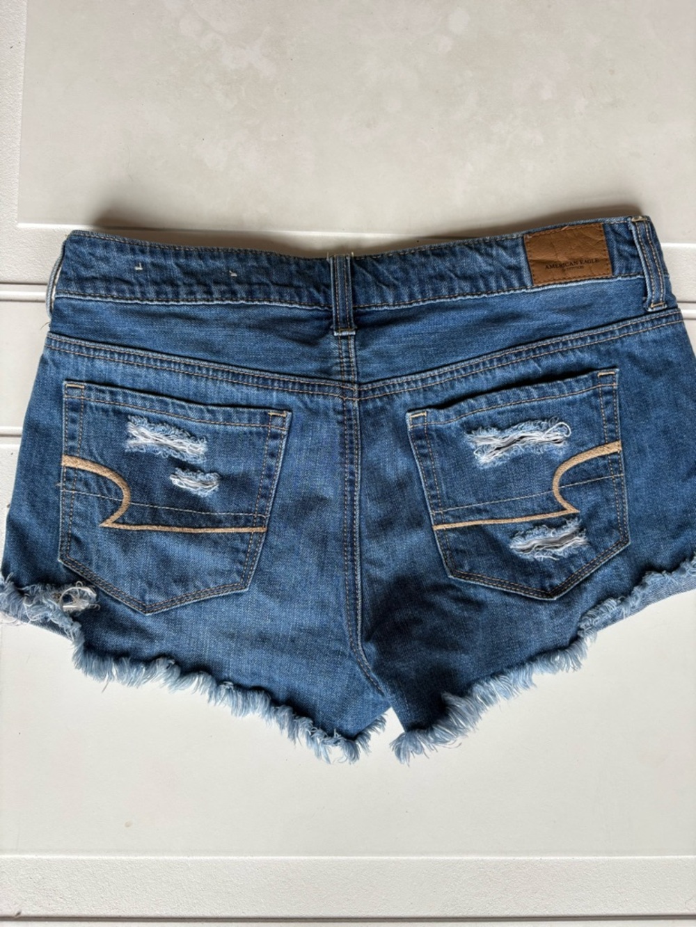 American Eagle Women’s Tomgirl Shortie Denim Jean Shorts Distressed Size 4 - Picture 6 of 6